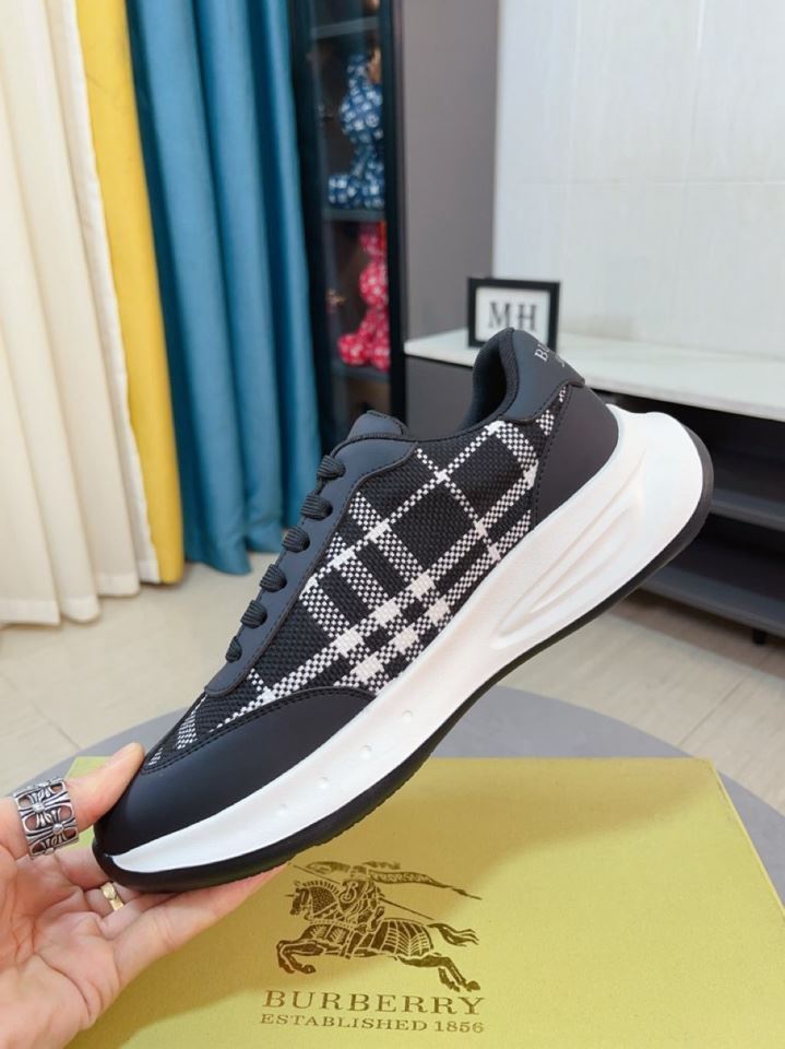 Burberry Low Shoes